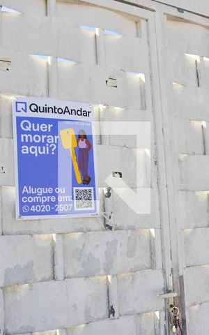 Casa à venda com 300m², 3 quartos e 4 vagas Casa à venda com 300m², 3 quartos e 4 vagasFachada