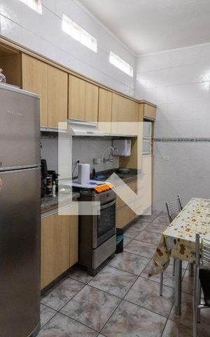 Casa à venda com 200m², 4 quartos e 1 vaga Casa à venda com 200m², 4 quartos e 1 vagaCozinha