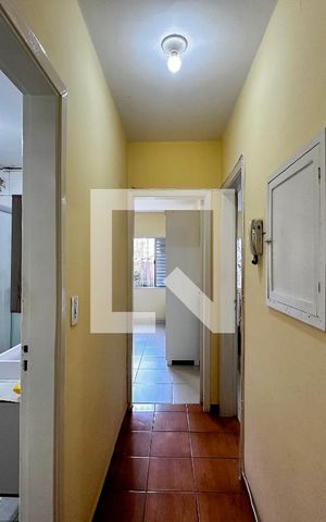 Apartamento à venda com 83m², 2 quartos e sem vagaCorredor Quartos