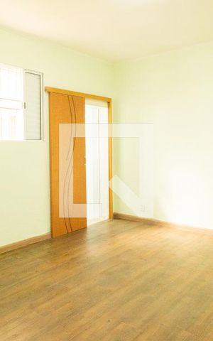 Casa à venda com 150m², 2 quartos e 2 vagas Casa à venda com 150m², 2 quartos e 2 vagasSuíte