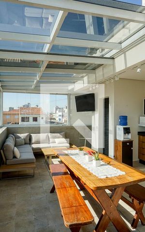 Casa à venda com 140m², 2 quartos e 2 vagas Casa à venda com 140m², 2 quartos e 2 vagasTerraço