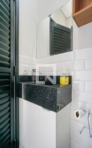 Casa à venda com 140m², 2 quartos e 2 vagas Casa à venda com 140m², 2 quartos e 2 vagasBanheiro de serviço