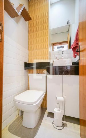 Casa à venda com 140m², 2 quartos e 2 vagas Casa à venda com 140m², 2 quartos e 2 vagasLavabo