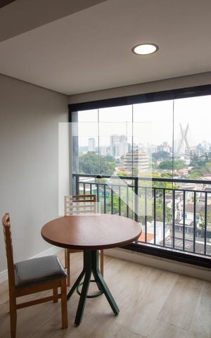 Studio para alugar com 33m², 1 quarto e sem vaga Studio para alugar com 33m², 1 quarto e sem vagaVaranda