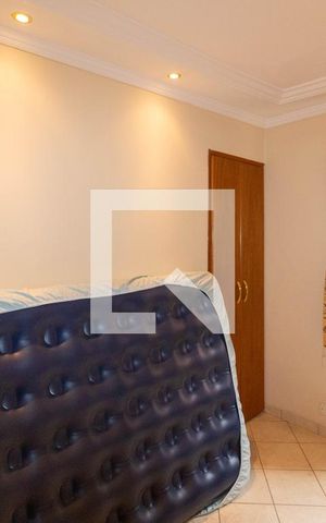 Casa à venda com 230m², 3 quartos e 3 vagas Casa à venda com 230m², 3 quartos e 3 vagasQuarto 2