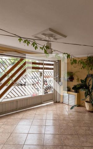 Casa à venda com 230m², 3 quartos e 3 vagas Casa à venda com 230m², 3 quartos e 3 vagasGaragem