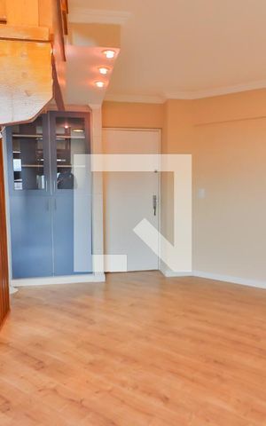 Apartamento à venda com 108m², 2 quartos e 1 vaga Apartamento à venda com 108m², 2 quartos e 1 vagaSala