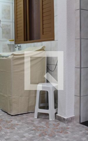 Casa à venda com 170m², 4 quartos e 1 vagaÁrea de serviço