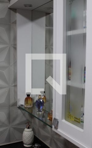 Casa à venda com 170m², 4 quartos e 1 vagaBanheiro