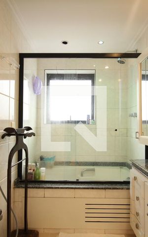 Apartamento à venda com 220m², 4 quartos e 4 vagasBanheiro