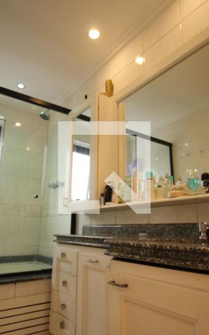Apartamento à venda com 220m², 4 quartos e 4 vagasBanheiro