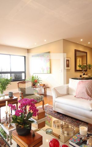Apartamento à venda com 220m², 4 quartos e 4 vagasSala