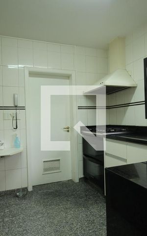 Apartamento à venda com 220m², 4 quartos e 4 vagasCozinha