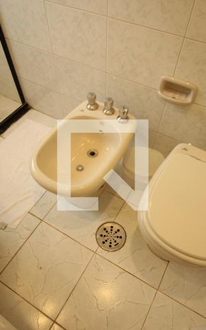 Apartamento à venda com 220m², 4 quartos e 4 vagasBanheiro