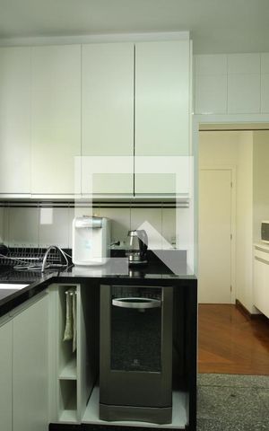 Apartamento à venda com 220m², 4 quartos e 4 vagasCozinha