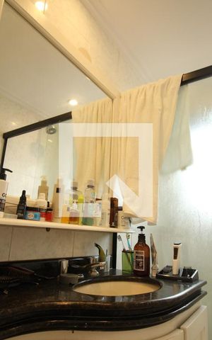 Apartamento à venda com 220m², 4 quartos e 4 vagasBanheiro