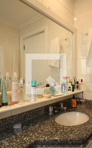Apartamento à venda com 220m², 4 quartos e 4 vagasBanheiro