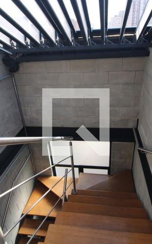 Casa para alugar com 168m², 3 quartos e 2 vagasEscada para terraço