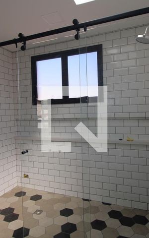 Casa para alugar com 168m², 3 quartos e 2 vagasÁrea do box banheiro da suíte 1