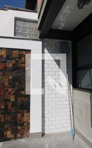 Casa para alugar com 168m², 3 quartos e 2 vagasChuveiro externo