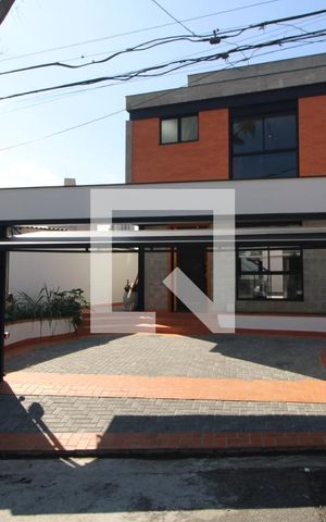 Casa para alugar com 168m², 3 quartos e 2 vagasFachada