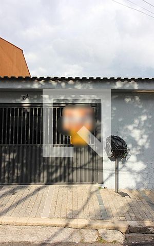 Casa à venda com 167m², 3 quartos e 2 vagasFachada