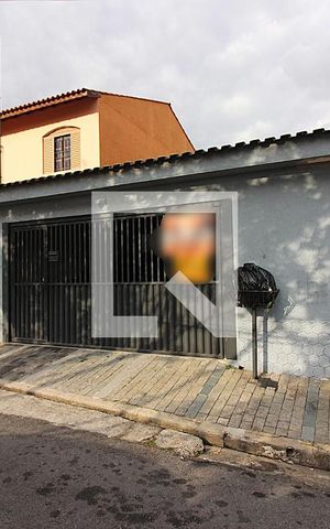 Casa à venda com 167m², 3 quartos e 2 vagasFachada