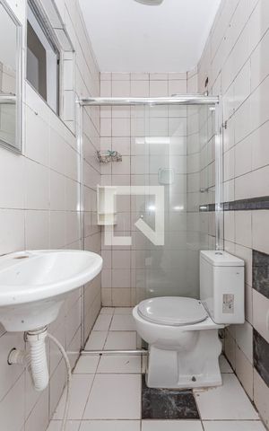 Casa à venda com 255m², 5 quartos e 2 vagas Casa à venda com 255m², 5 quartos e 2 vagasBanheiro