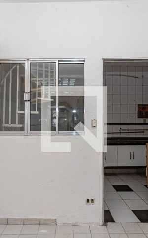 Casa à venda com 255m², 5 quartos e 2 vagas Casa à venda com 255m², 5 quartos e 2 vagasArea de serviços