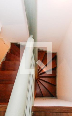 Studio à venda com 48m², 1 quarto e 1 vagaEscada
