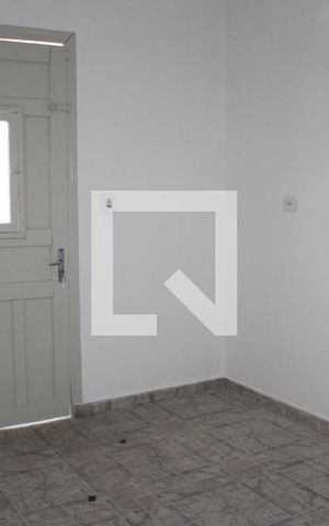 Casa à venda com 103m², 2 quartos e 2 vagasSala