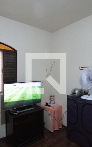 Casa para alugar com 150m², 4 quartos e 2 vagasCasa 1 - Quarto 1