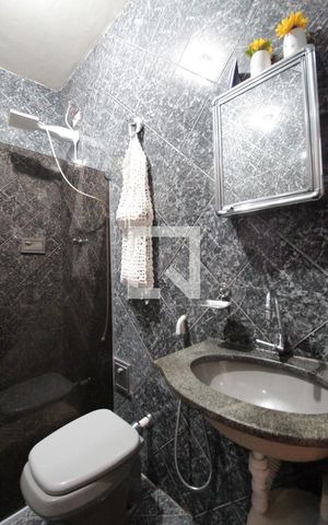 Casa para alugar com 150m², 4 quartos e 2 vagasCasa 1 - Banheiro Social
