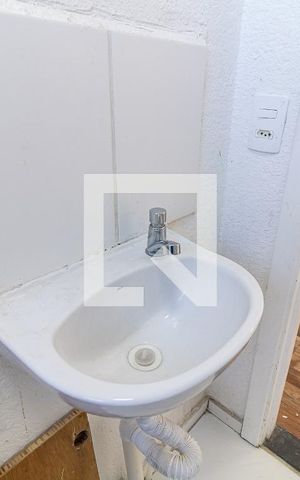 Apartamento para alugar com 42m², 2 quartos e sem vaga Apartamento para alugar com 42m², 2 quartos e sem vagaBanheiro