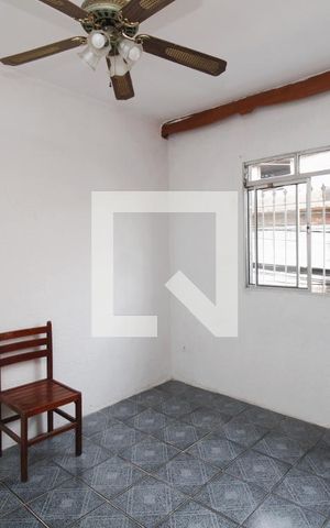 Casa à venda com 100m², 4 quartos e sem vagaSuíte
