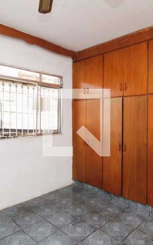 Casa à venda com 100m², 4 quartos e sem vagaSuíte