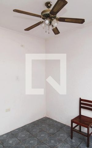 Casa à venda com 100m², 4 quartos e sem vagaSuíte