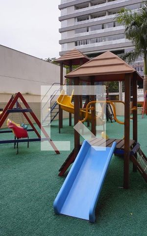 Apartamento para alugar com 65m², 2 quartos e 2 vagasÁrea comum - Playground