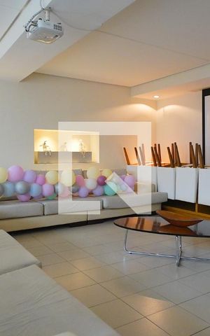 Apartamento para alugar com 65m², 2 quartos e 2 vagasÁrea comum - Salão de festas