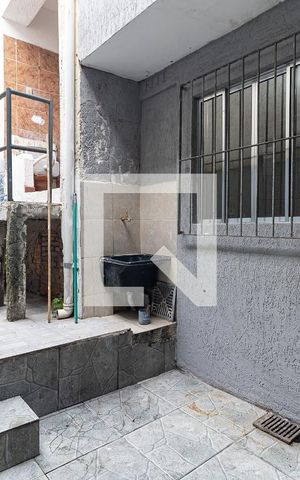 Casa à venda com 70m², 2 quartos e 2 vagas Casa à venda com 70m², 2 quartos e 2 vagasLavanderia