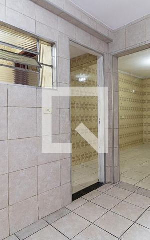Casa à venda com 70m², 2 quartos e 2 vagas Casa à venda com 70m², 2 quartos e 2 vagasCozinha