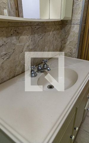 Casa à venda com 70m², 2 quartos e 2 vagas Casa à venda com 70m², 2 quartos e 2 vagasBanheiro da Suíte