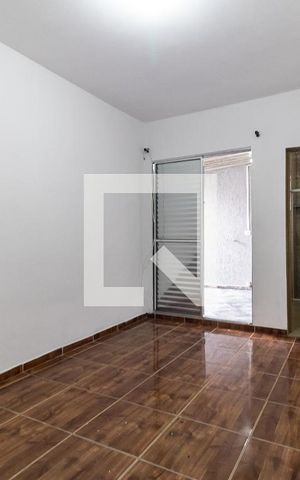 Casa à venda com 70m², 2 quartos e 2 vagas Casa à venda com 70m², 2 quartos e 2 vagasSuíte