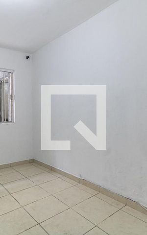 Casa à venda com 70m², 2 quartos e 2 vagas Casa à venda com 70m², 2 quartos e 2 vagasSala