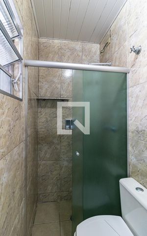 Casa à venda com 70m², 2 quartos e 2 vagas Casa à venda com 70m², 2 quartos e 2 vagasBanheiro da Suíte