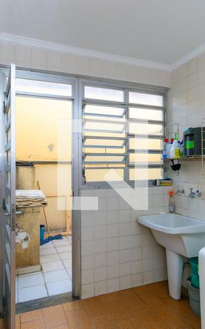 Casa à venda com 359m², 3 quartos e 4 vagas Casa à venda com 359m², 3 quartos e 4 vagasÁrea de Serviço