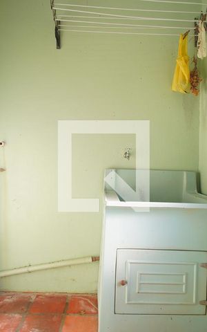 Casa para alugar com 190m², 3 quartos e 2 vagas Casa para alugar com 190m², 3 quartos e 2 vagasÁrea de Serviço