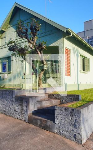 Casa para alugar com 190m², 3 quartos e 2 vagas Casa para alugar com 190m², 3 quartos e 2 vagasFachada