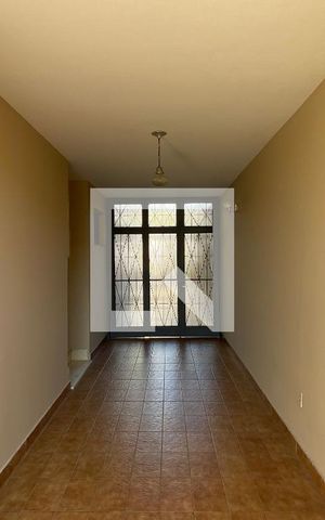 Casa à venda com 230m², 6 quartos e 4 vagas Casa à venda com 230m², 6 quartos e 4 vagasGaragem