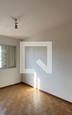 Casa à venda com 230m², 6 quartos e 4 vagas Casa à venda com 230m², 6 quartos e 4 vagasQuarto 2
